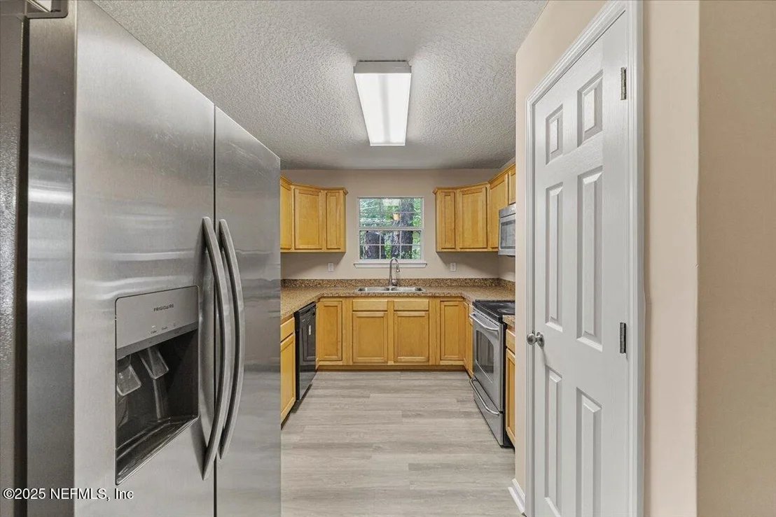 Photo of 4527 CLAIRMONT Road