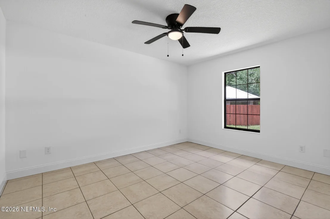 Photo of 407 POMONT Avenue
