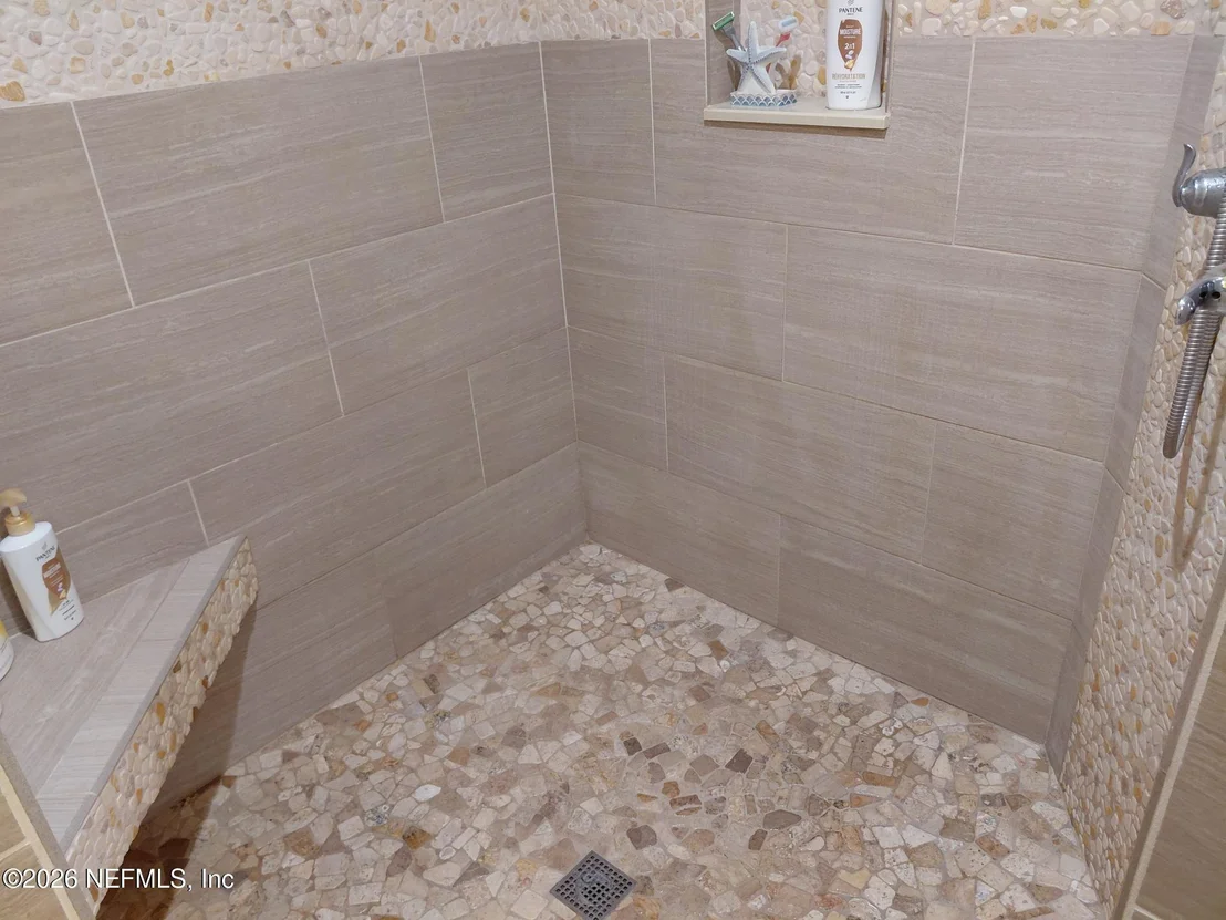 Photo of 118 ROBIN Road