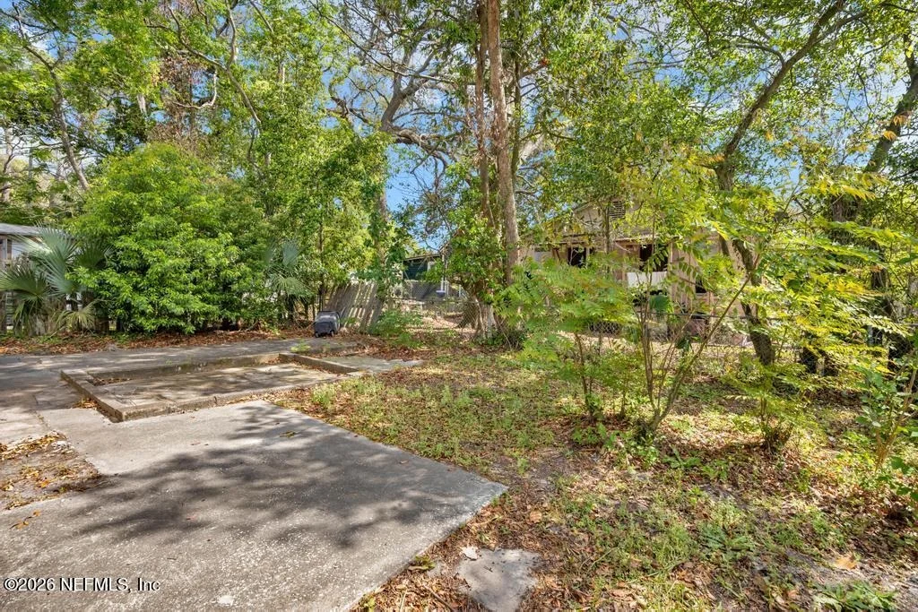Photo of 2550 SUMMIT Street