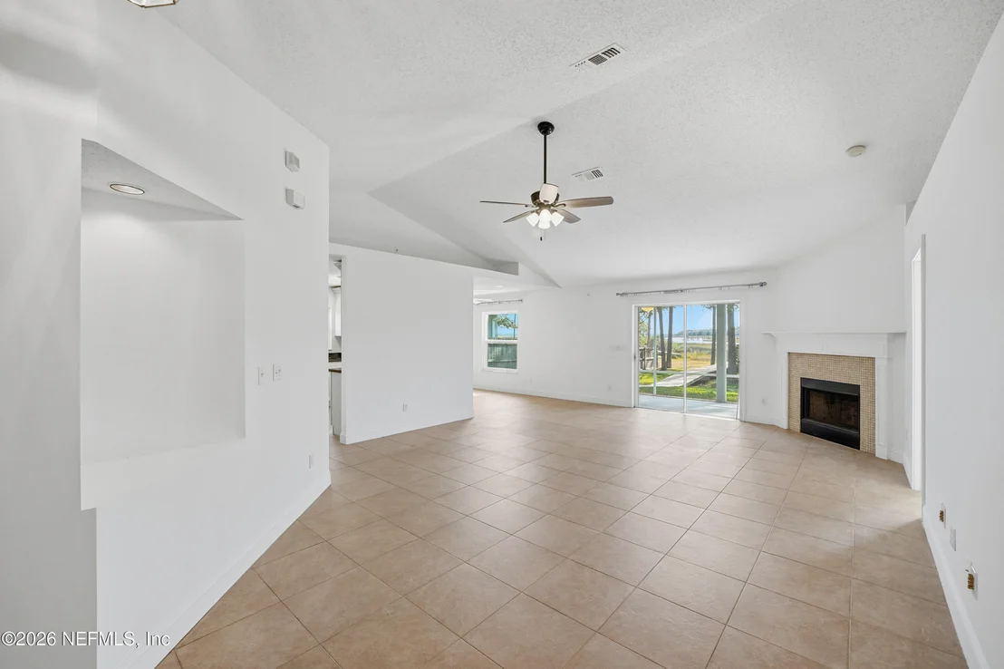 Photo of 305 ISLAND LANDING Drive