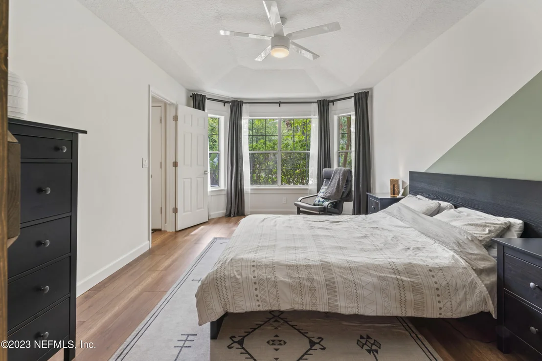 Photo of 1100 LINKSIDE Drive