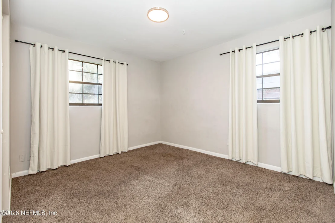 Photo of 2233 LA VALLE Drive