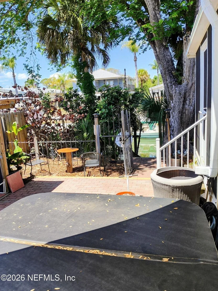 Photo of 137 LEWIS Street