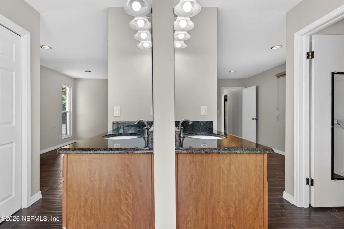 Photo of 5353 RIVERTON Road