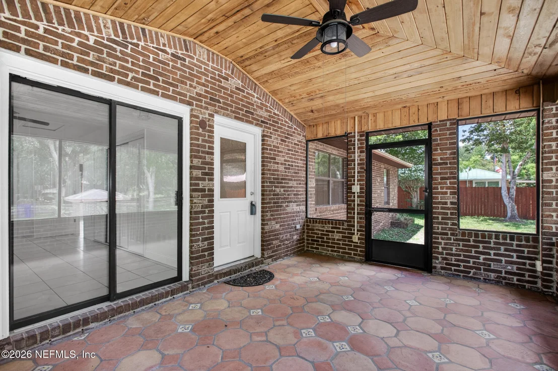 Photo of 407 POMONT Avenue