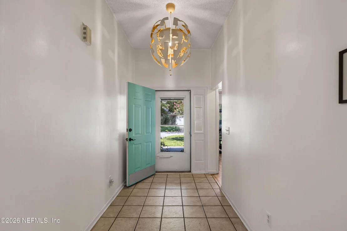 Photo of 1641 SPRING OAKS Lane