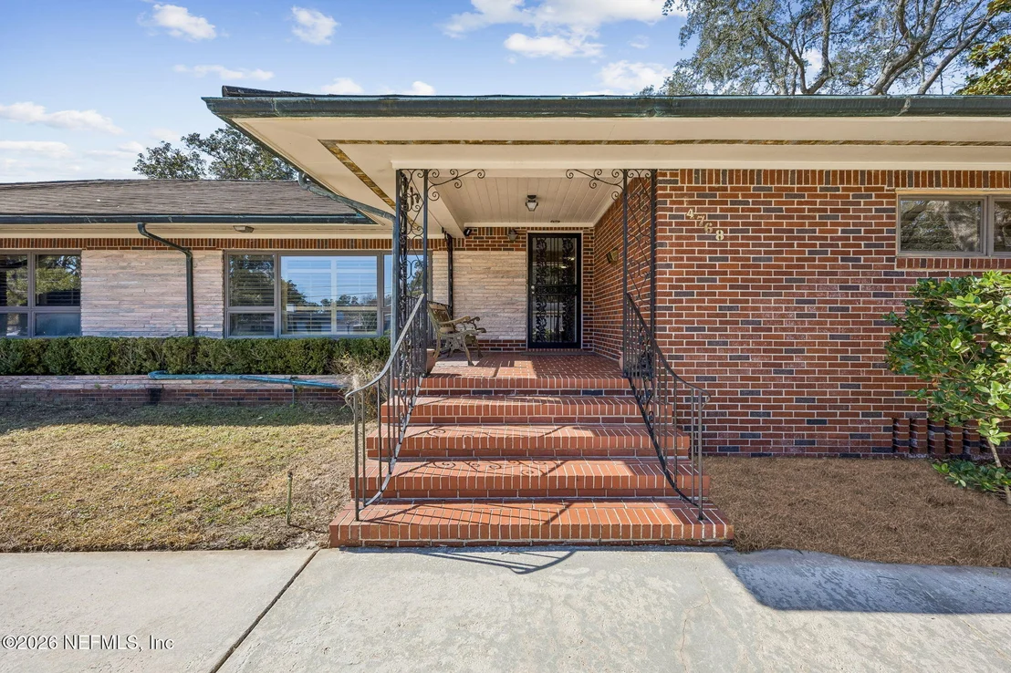 Photo of 4768 QUEEN Lane