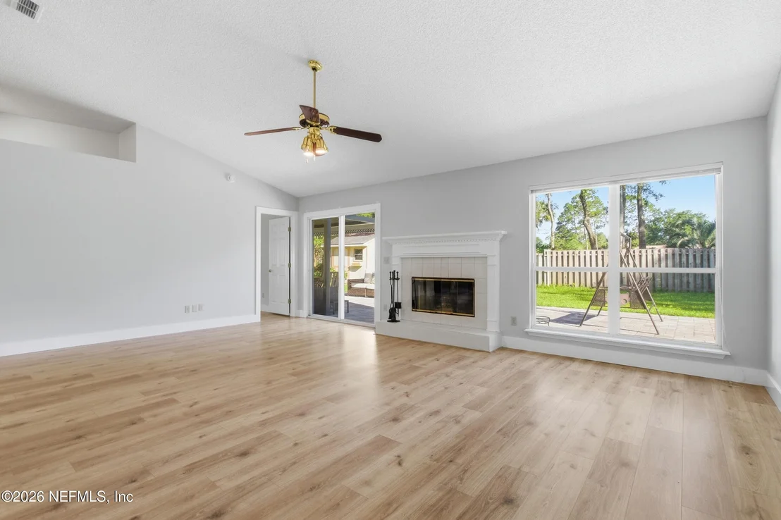 Photo of 421 CHICOPEE Court