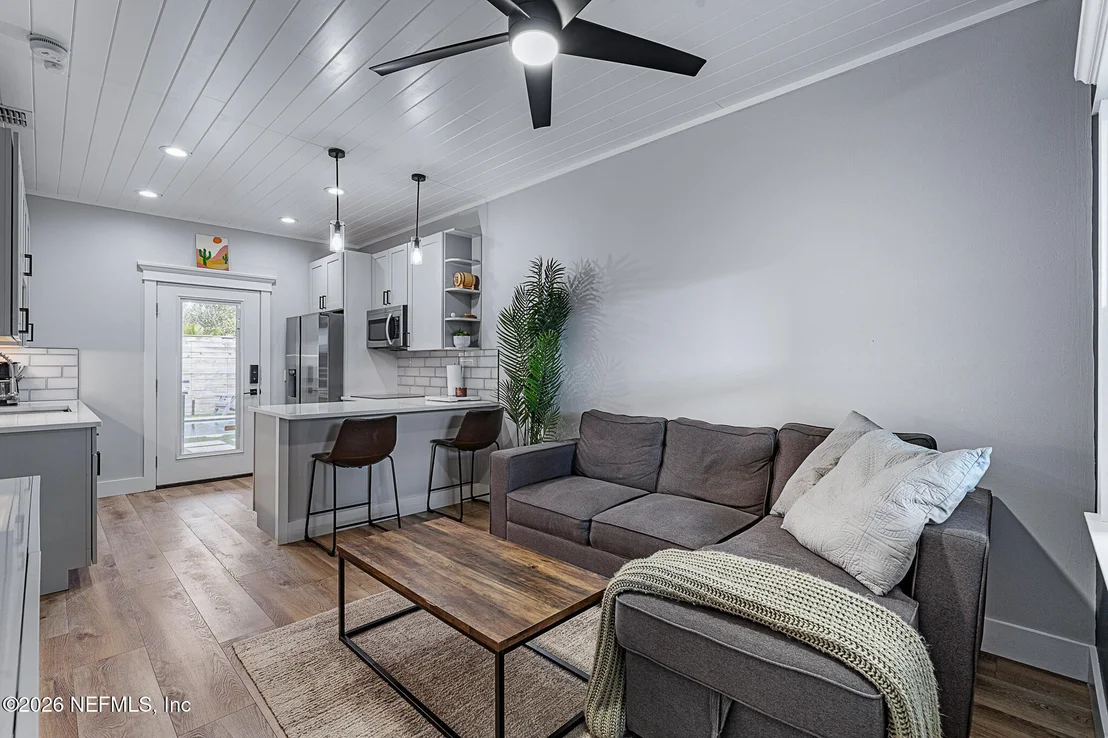 Photo of 106 E Street