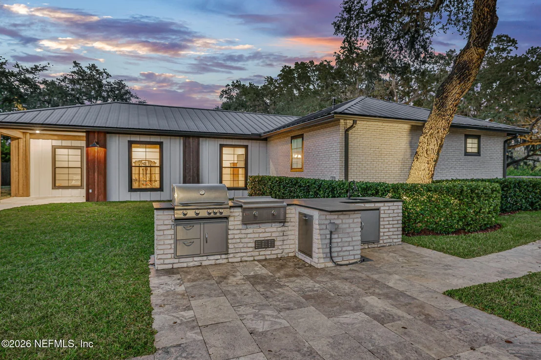 Photo of 532 MOONSHINE Drive