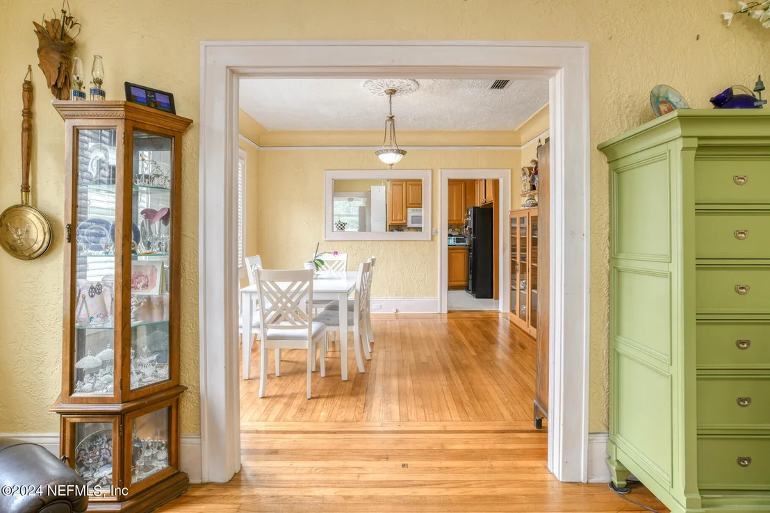 Photo of 903 TALBOT Avenue
