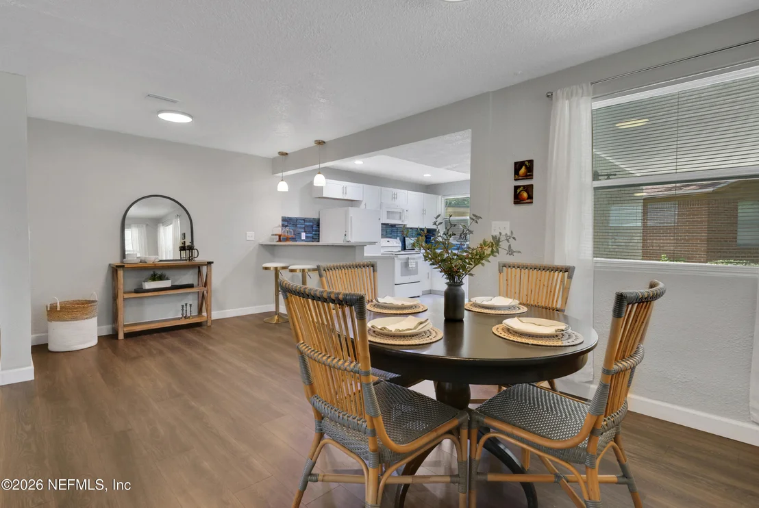 Photo of 5368 ROYCE Avenue