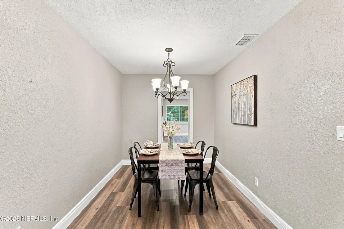 Photo of 517 NIGHTINGALE Road