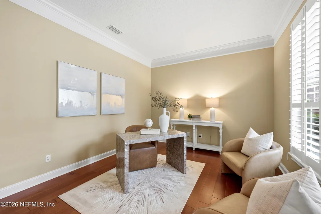 Photo of 376 N LOMBARDY Loop
