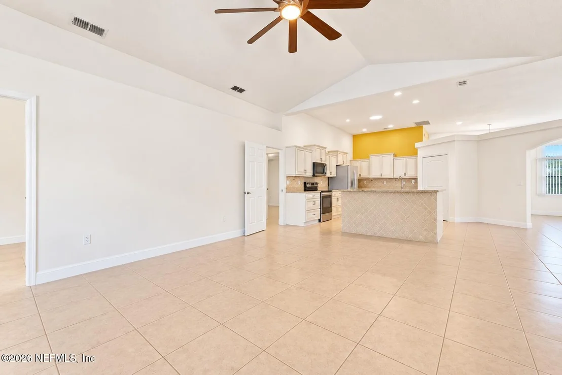 Photo of 8 FIELDSTONE Lane