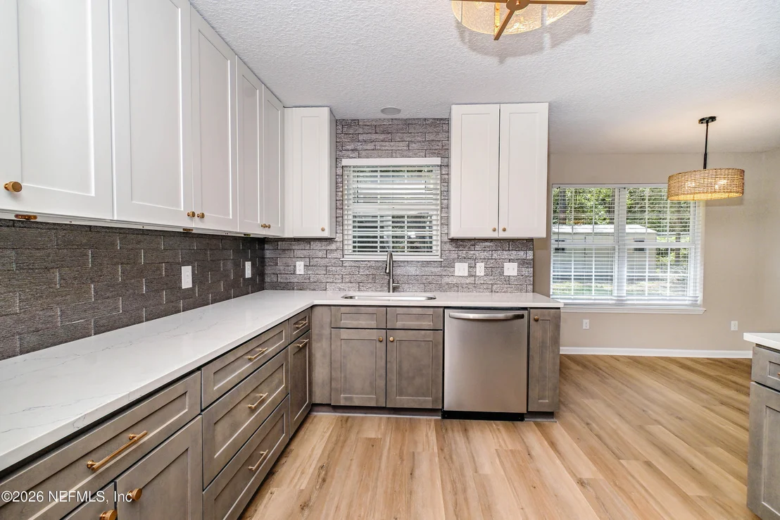 Photo of 6435 RIVER Circle