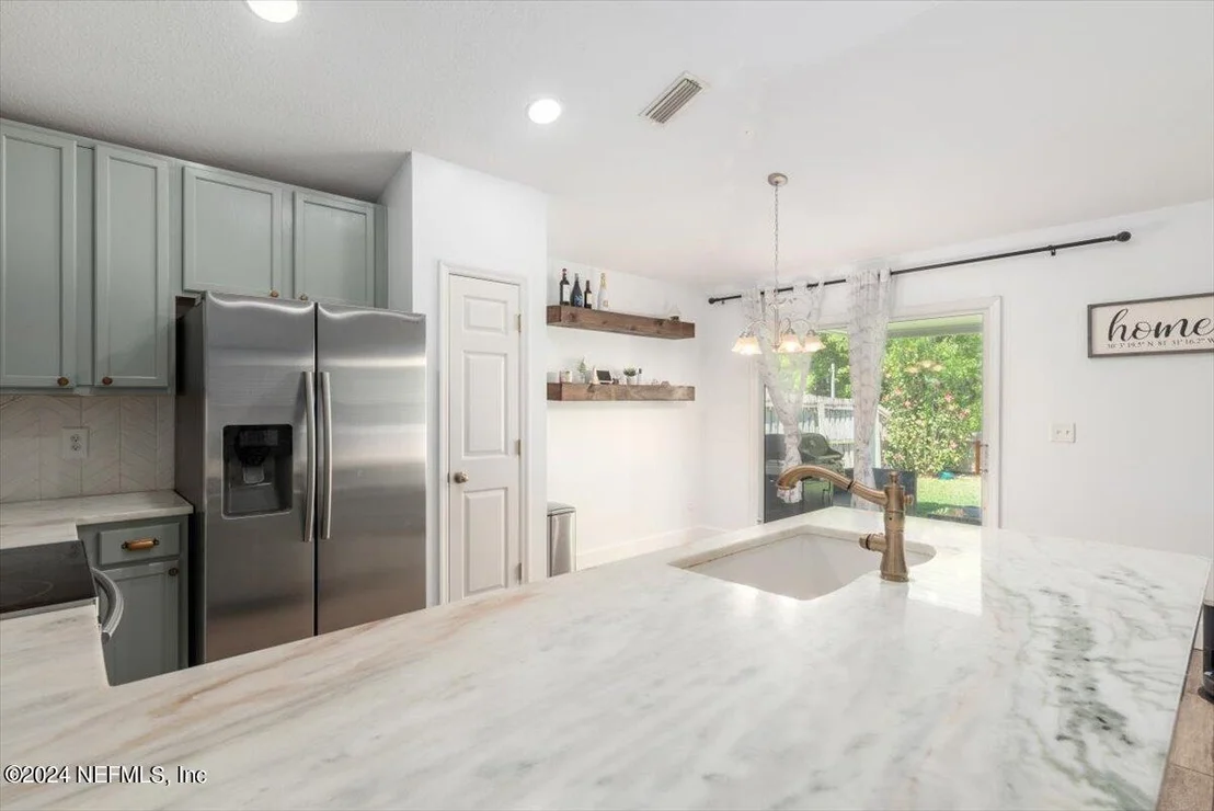 Photo of 952 BECKINGHAM Drive