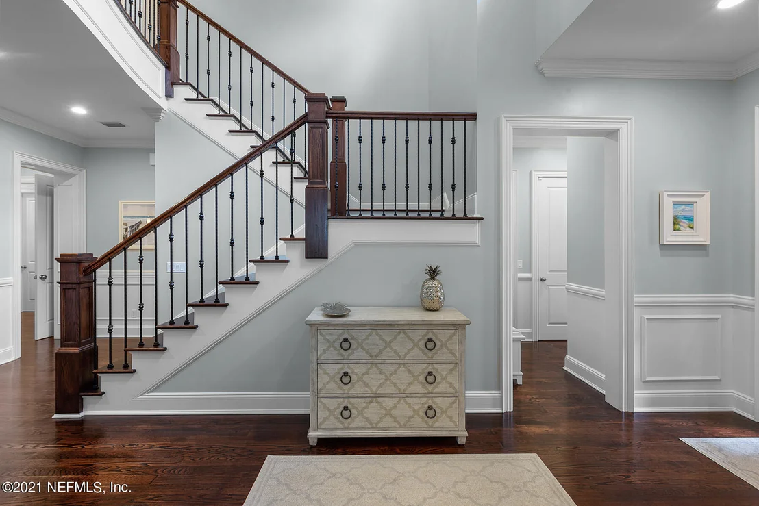 Photo of 236 LAUREL Lane