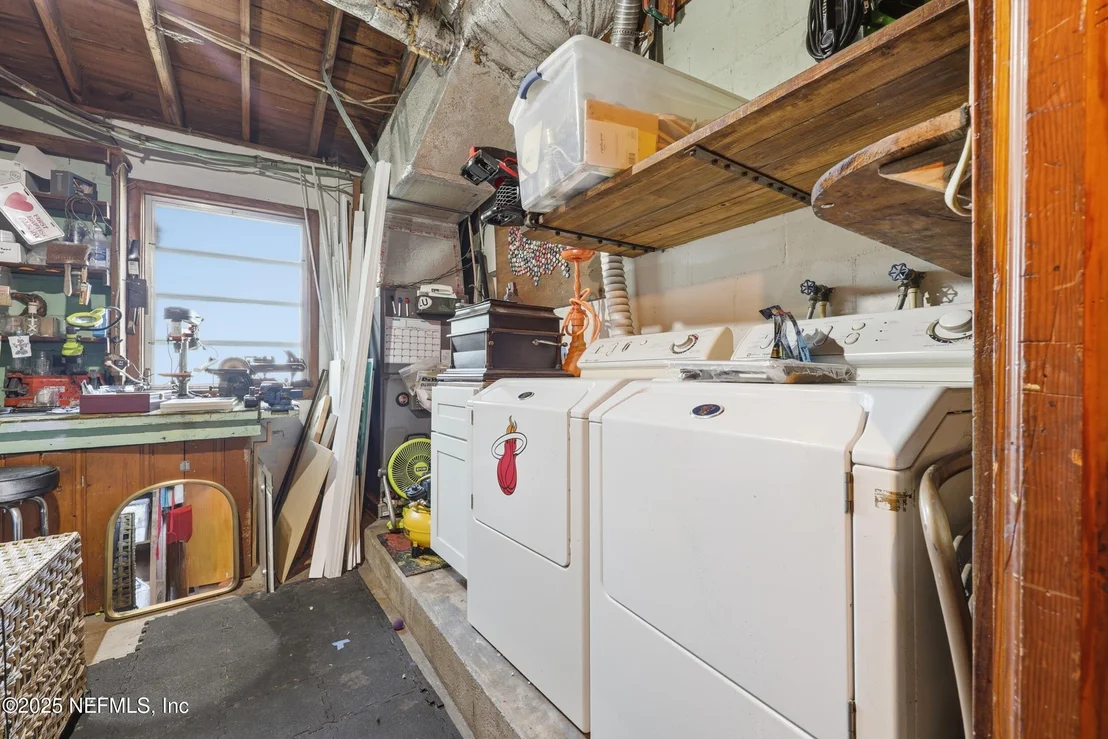 Photo of 1315 MAYFAIR Road