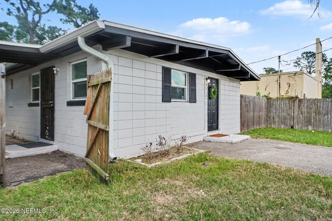 Photo of 913 DEPAUL Drive