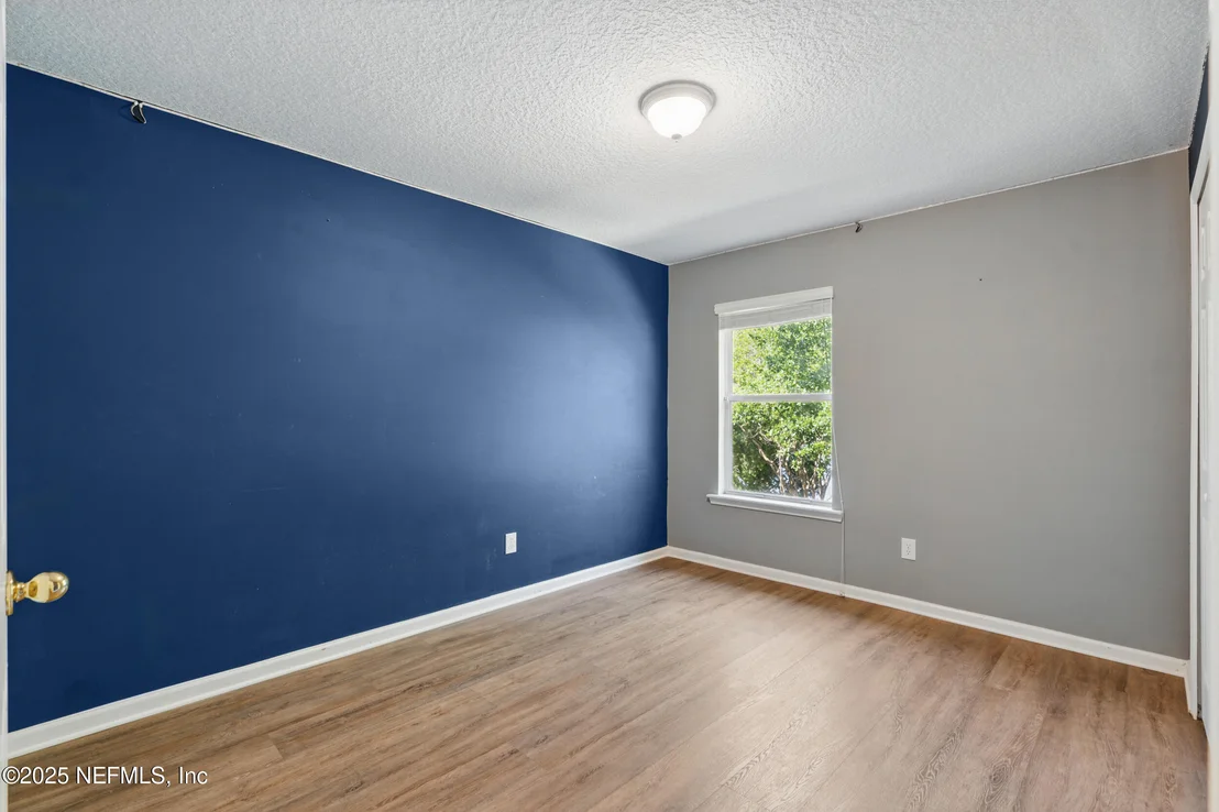 Photo of 187 SILVER GLEN Avenue