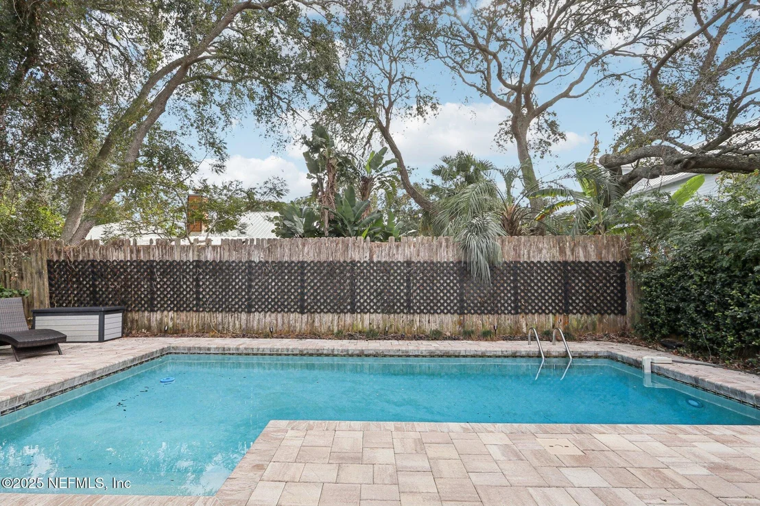 Photo of 409 SEVENTEENTH Street