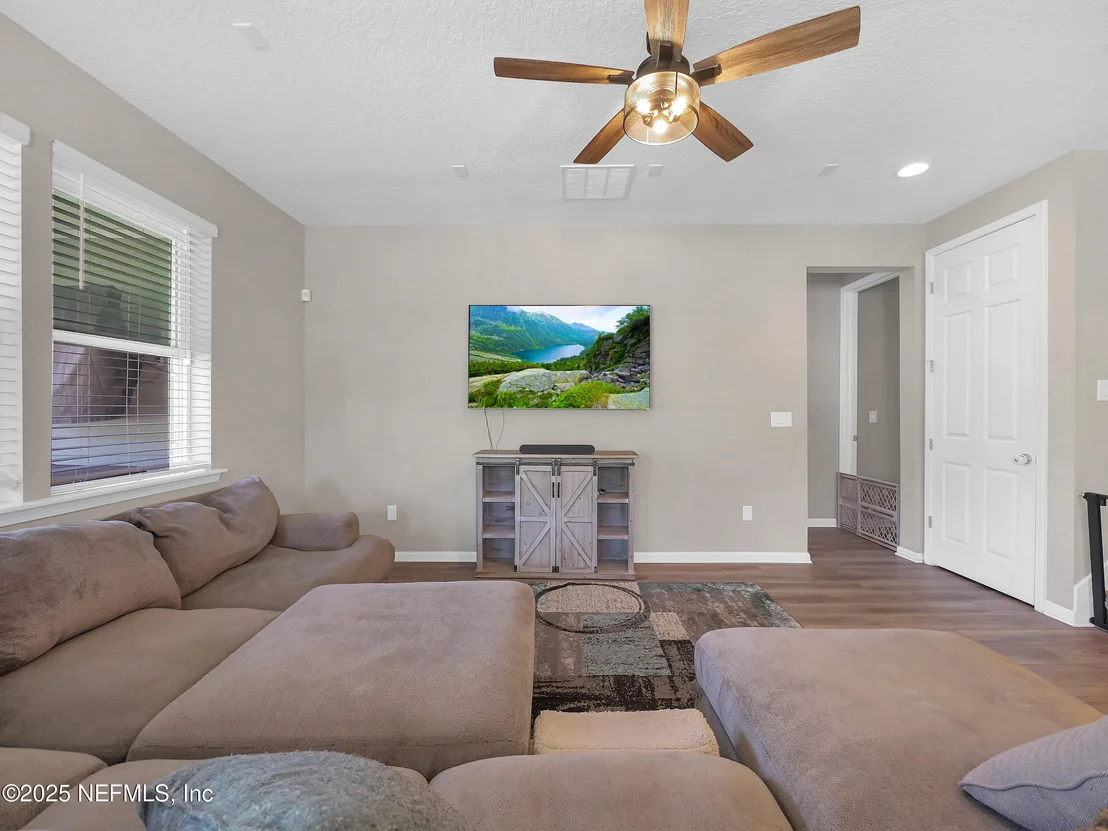 Photo of 695 SANDSTONE Drive