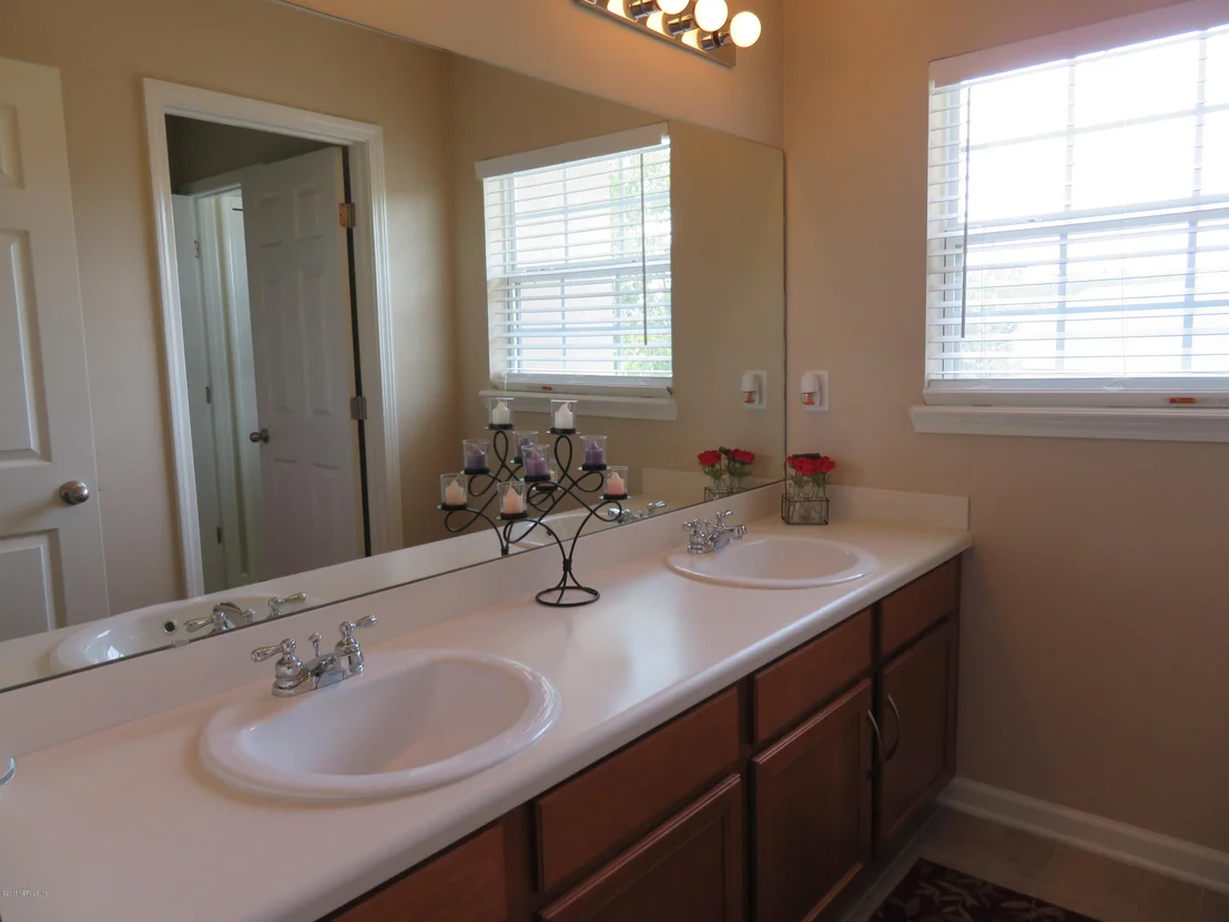 Photo of 137 CRESTHAVEN Place