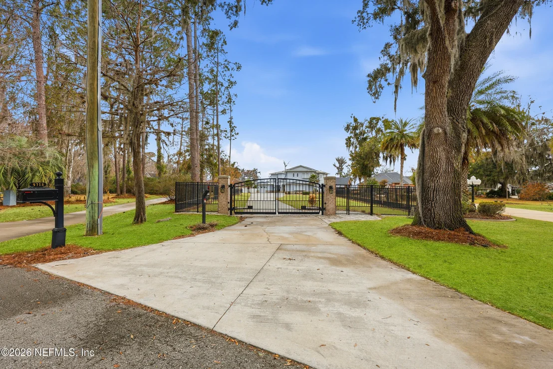 Photo of 5713 CROSSWINDS Circle