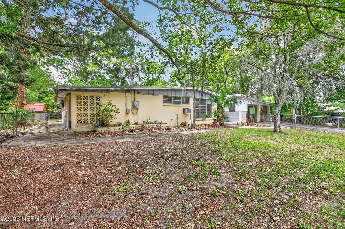 Photo of 1640 CHATEAU Drive