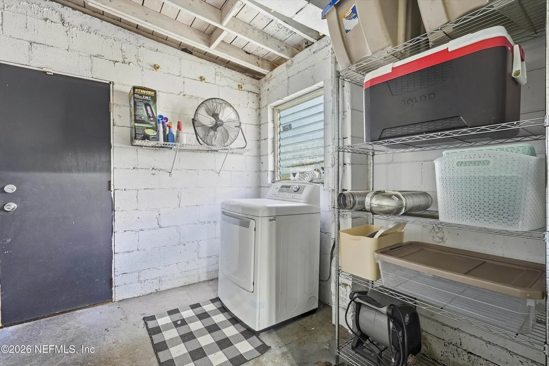 Photo of 2044 WEST Road
