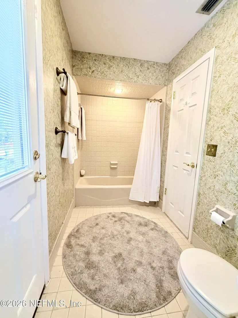 Photo of 2857 BEAUCLERC Road