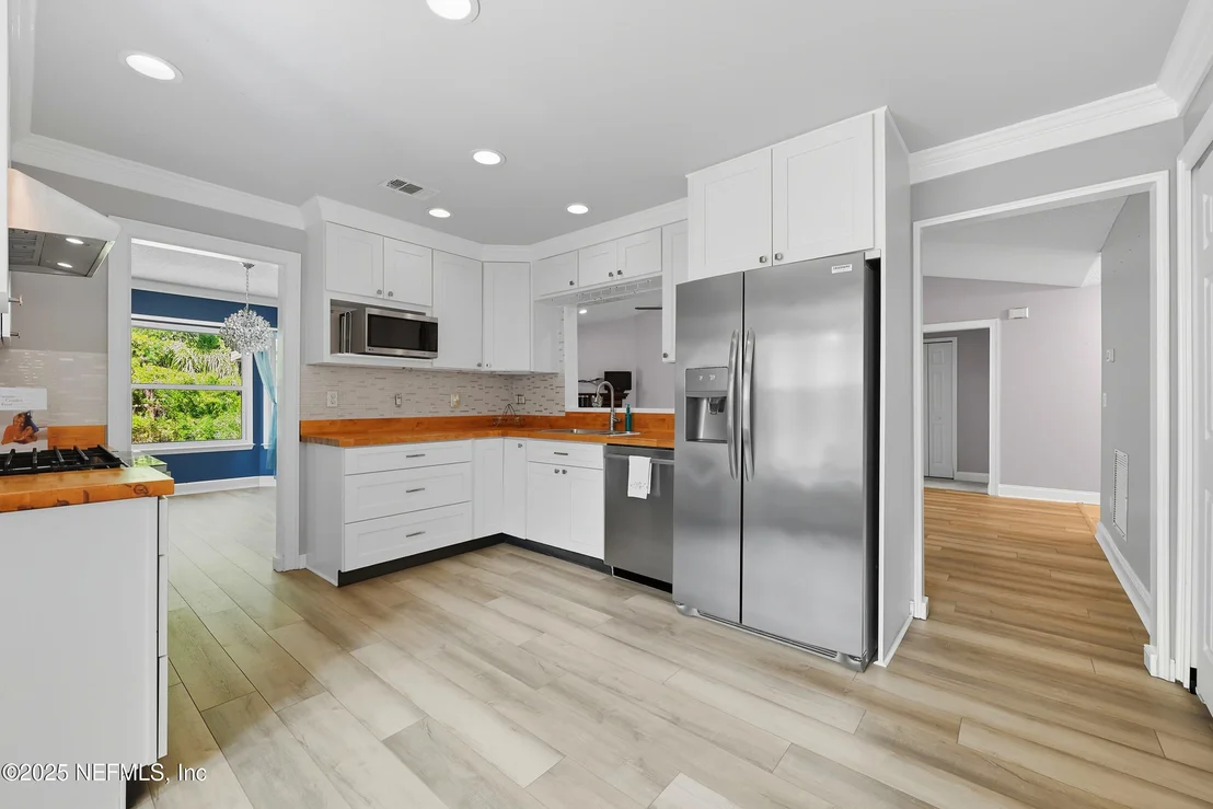 Photo of 1837 WESTON Circle
