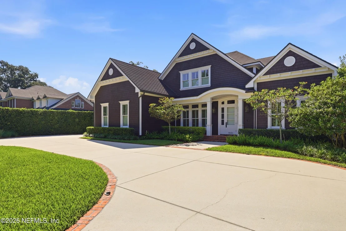 Photo of 1030 MAPLE Lane