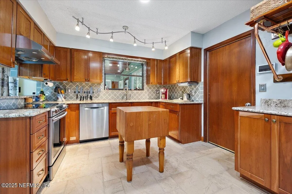 Photo of 10567 SCOTT MILL Road