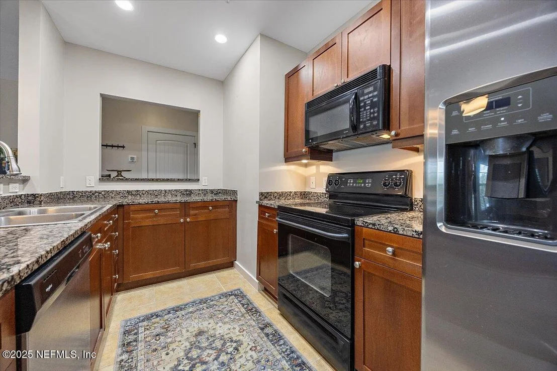 Photo of Unit 302 at 945 REGISTRY Boulevard