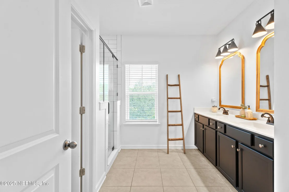 Photo of 1127 TRAILMARK Drive