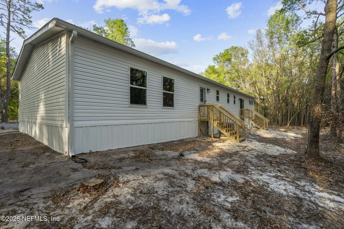 Photo of 6109 CENTER Circle