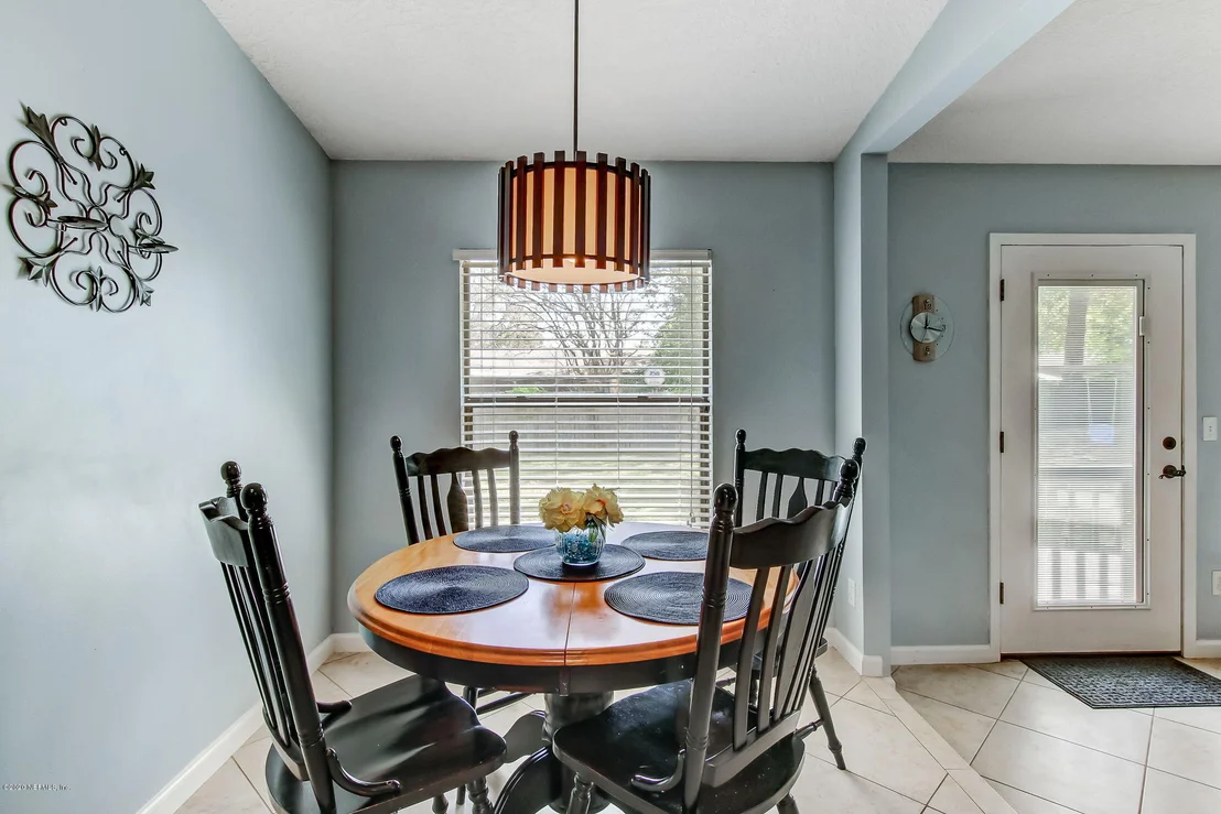 Photo of 3143 ROUNDHAM Lane