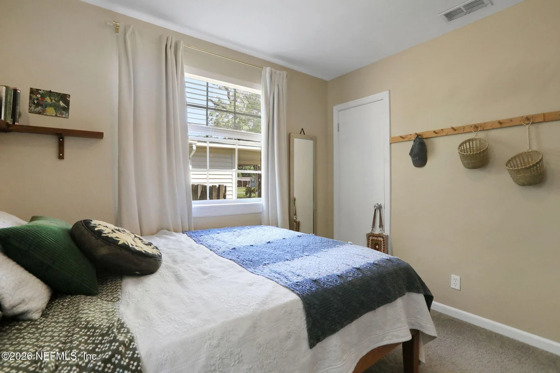 Photo of 5359 ROYCE Avenue