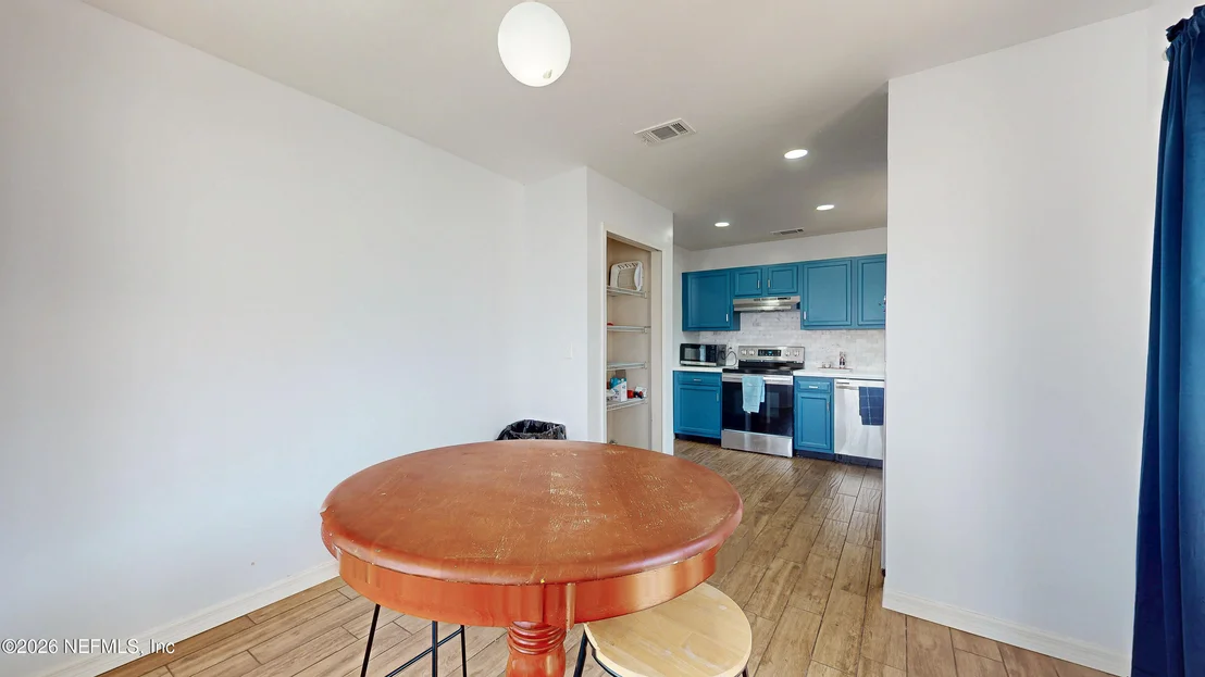 Photo of 877 JACKSON Road