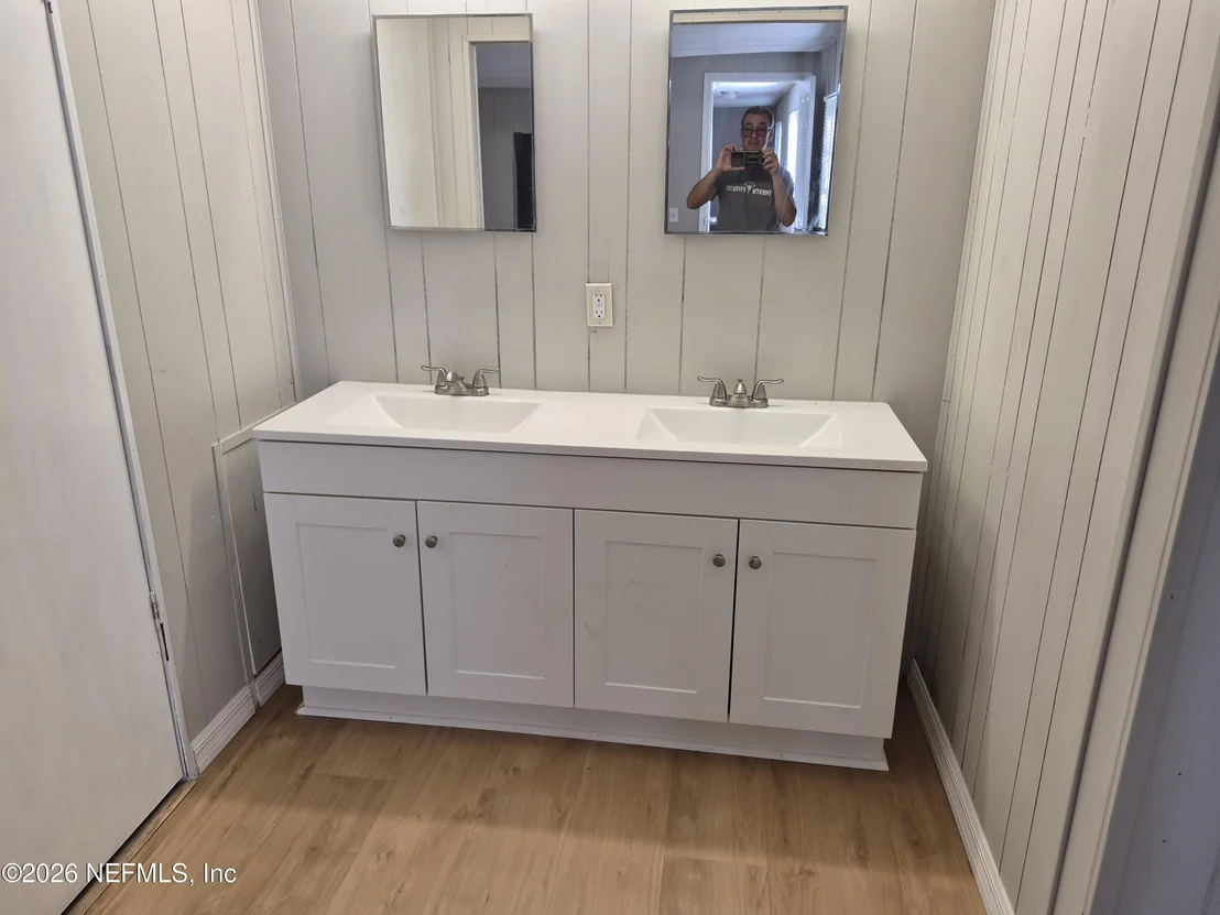 Photo of 2861 ROBERT Street