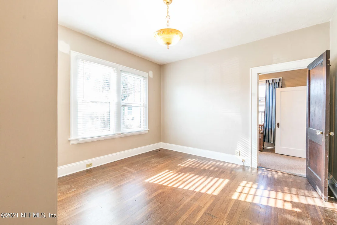 Photo of 4443 BEVERLY Avenue