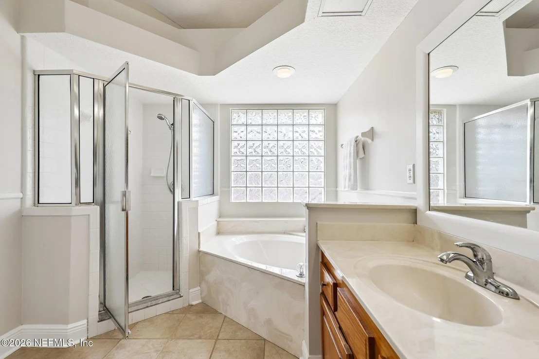 Photo of 372 MAPLEWOOD Drive