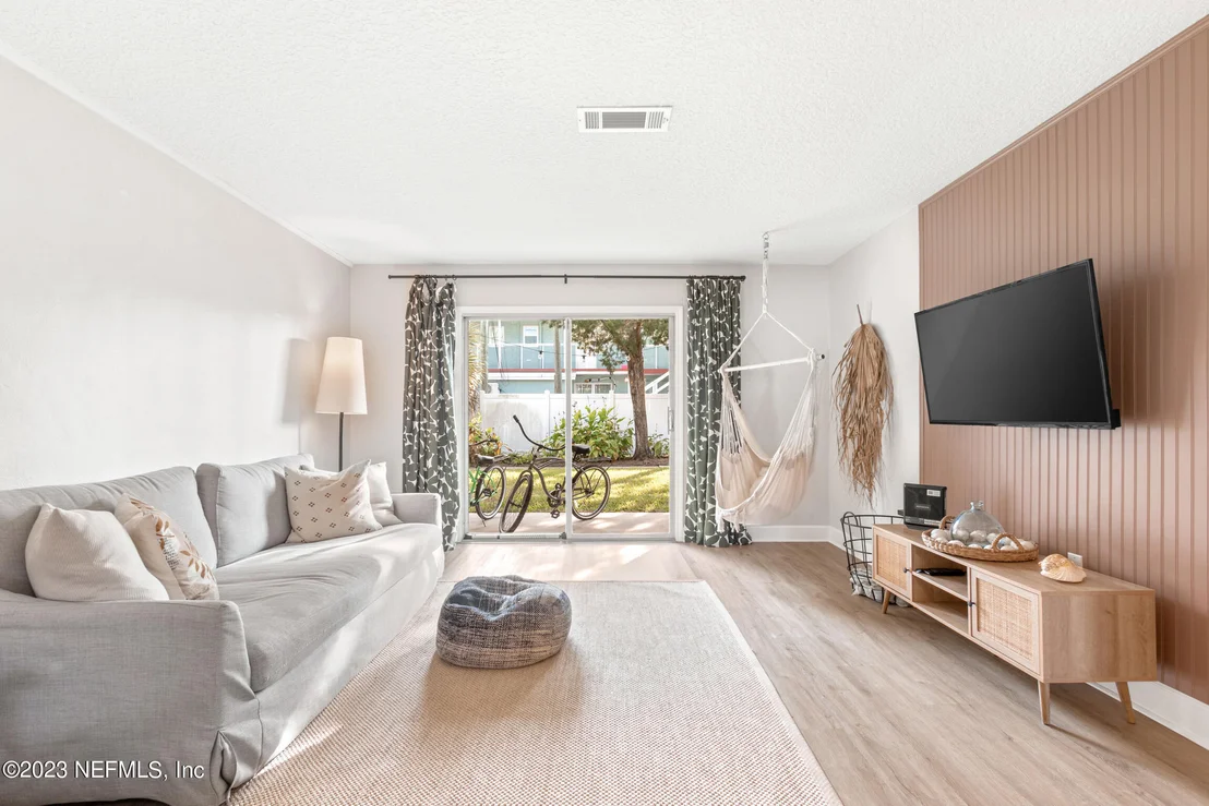 Photo of Unit 2A at 405 FLAGLER Boulevard