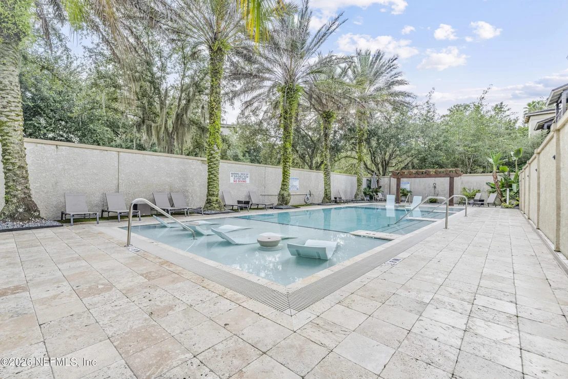 Photo of Unit 302 at 955 REGISTRY Boulevard