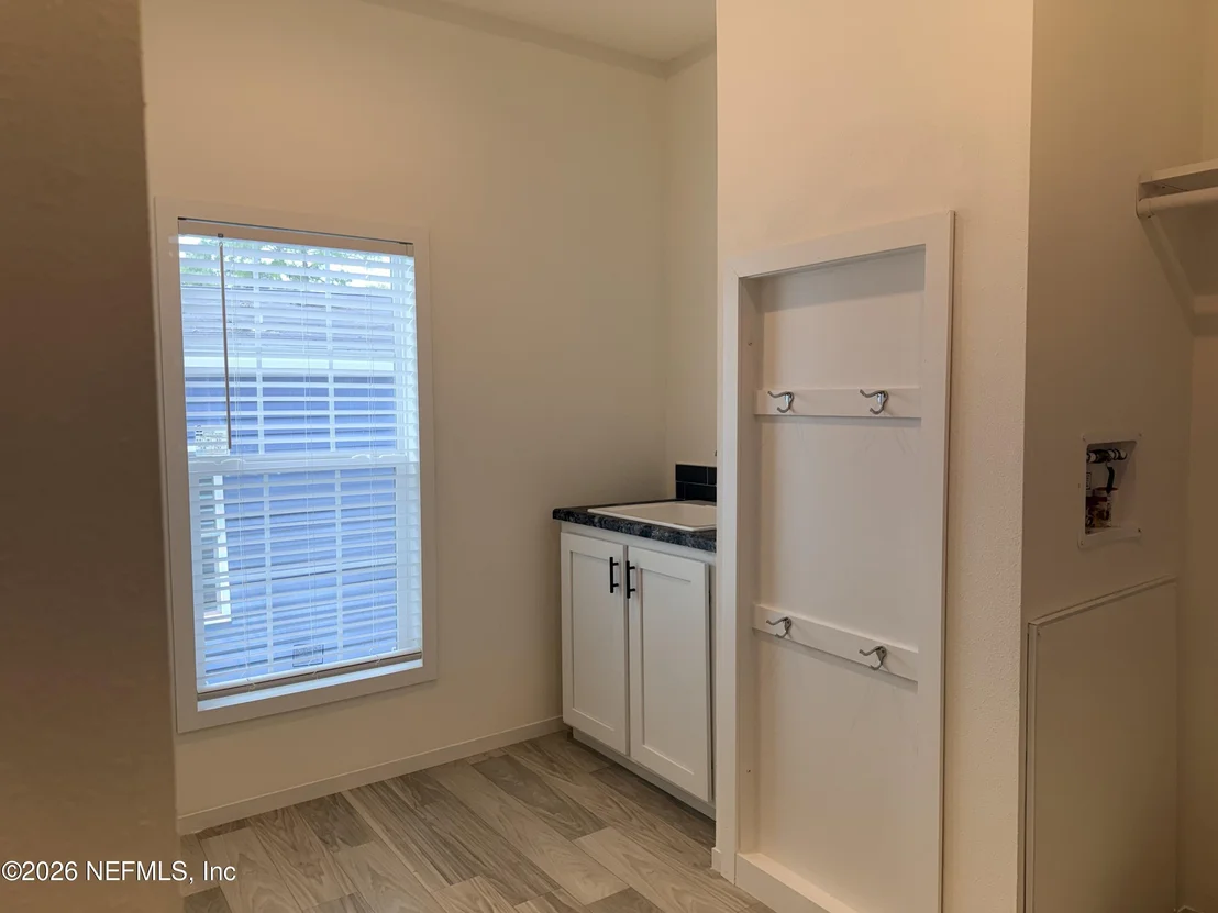 Photo of 954 MCLAUGHLIN Lane