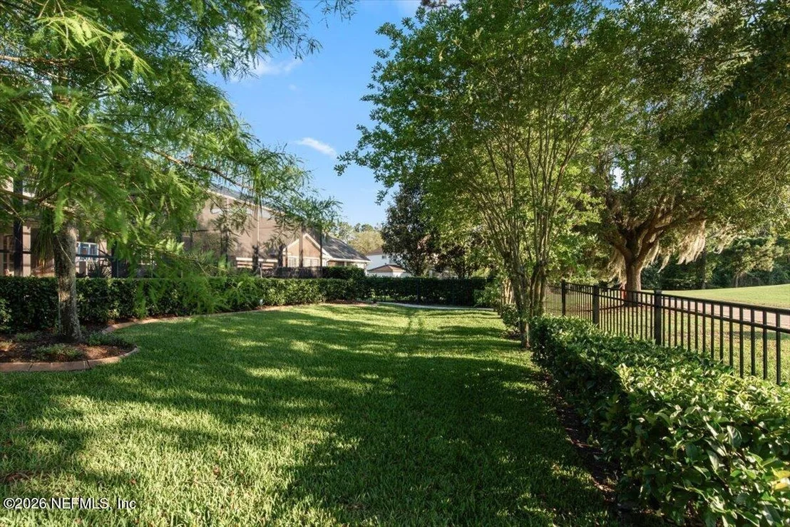 Photo of 421 ST JOHNS GOLF Drive