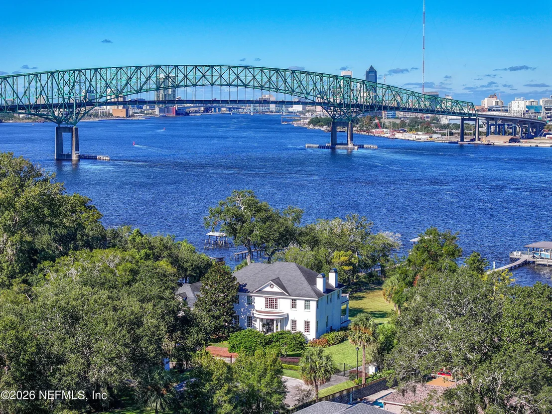 Photo of 4626 RIVER POINT Road W